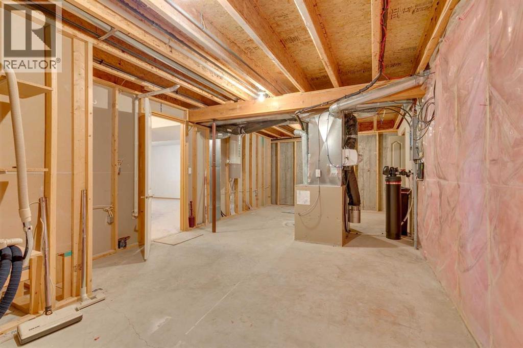 #38 105 Elm Place - 42
