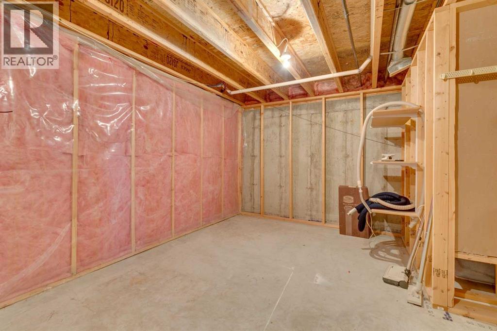 #38 105 Elm Place - 40