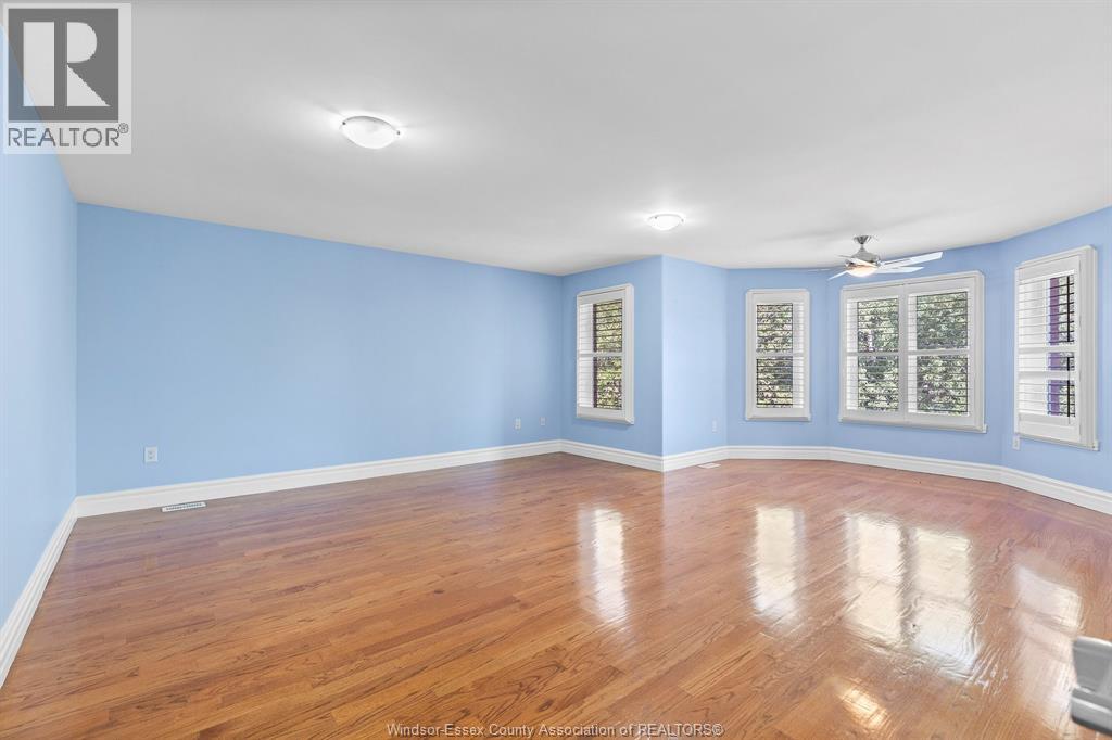 21 LAURENTIA DRIVE - 21