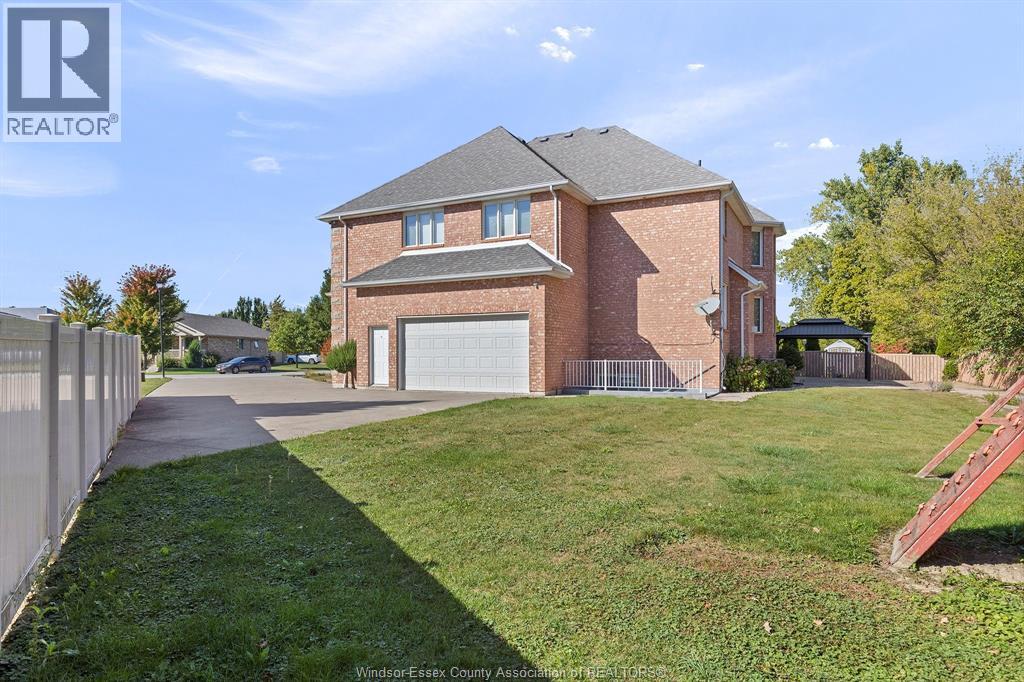 21 LAURENTIA DRIVE - 3