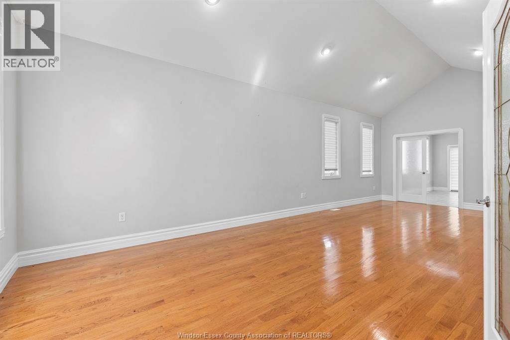 21 LAURENTIA DRIVE - 5