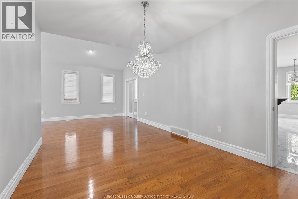 21 LAURENTIA DRIVE - 8