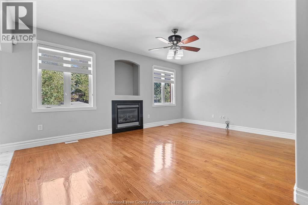 21 LAURENTIA DRIVE - 9