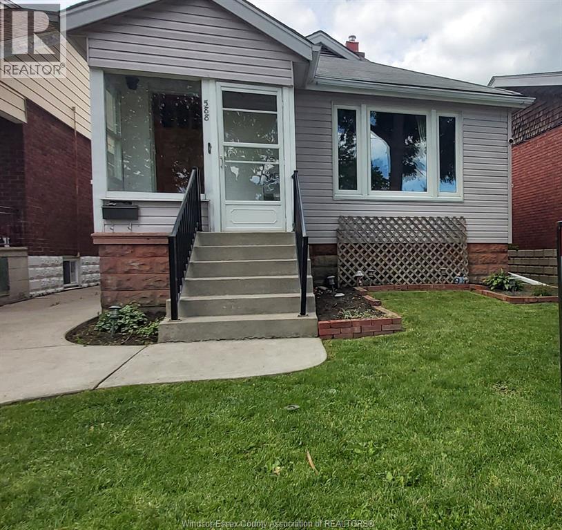 588 IRVINE AVENUE - 2