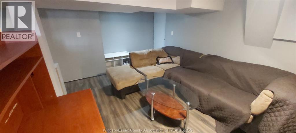 588 IRVINE AVENUE - 20