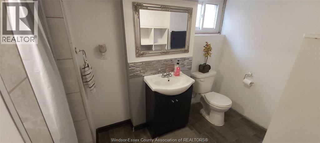 588 IRVINE AVENUE - 24