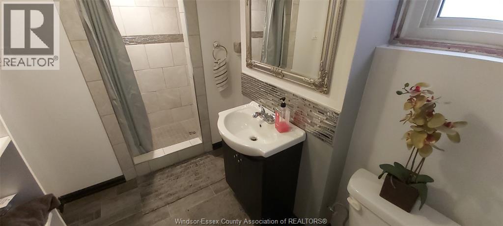 588 IRVINE AVENUE - 26