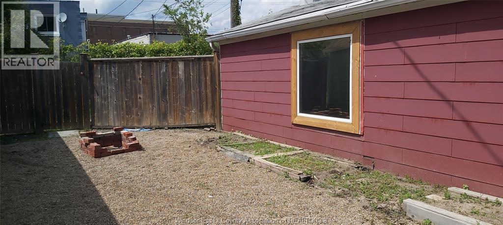 588 IRVINE AVENUE - 30
