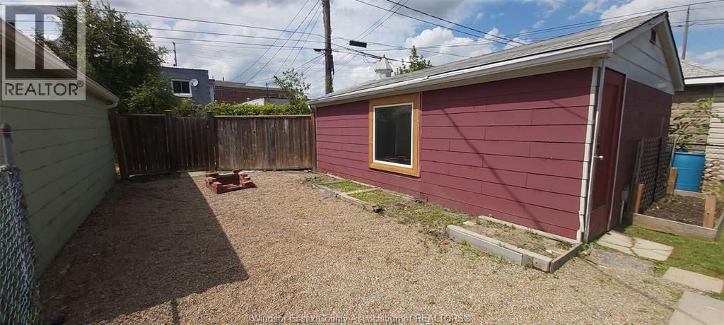 588 IRVINE AVENUE - 31