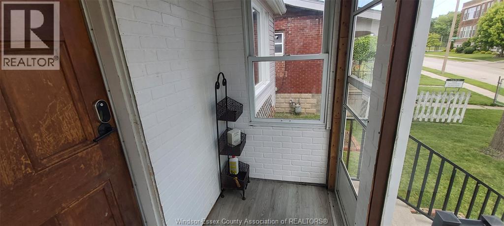 588 IRVINE AVENUE - 5