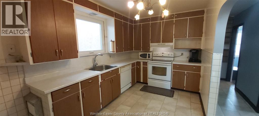 588 IRVINE AVENUE - 9