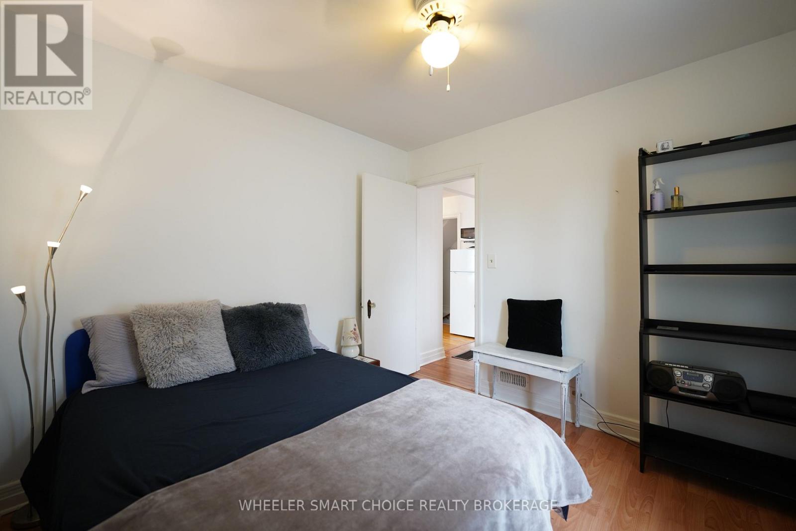 543 FIFTH STREET E - Image 14