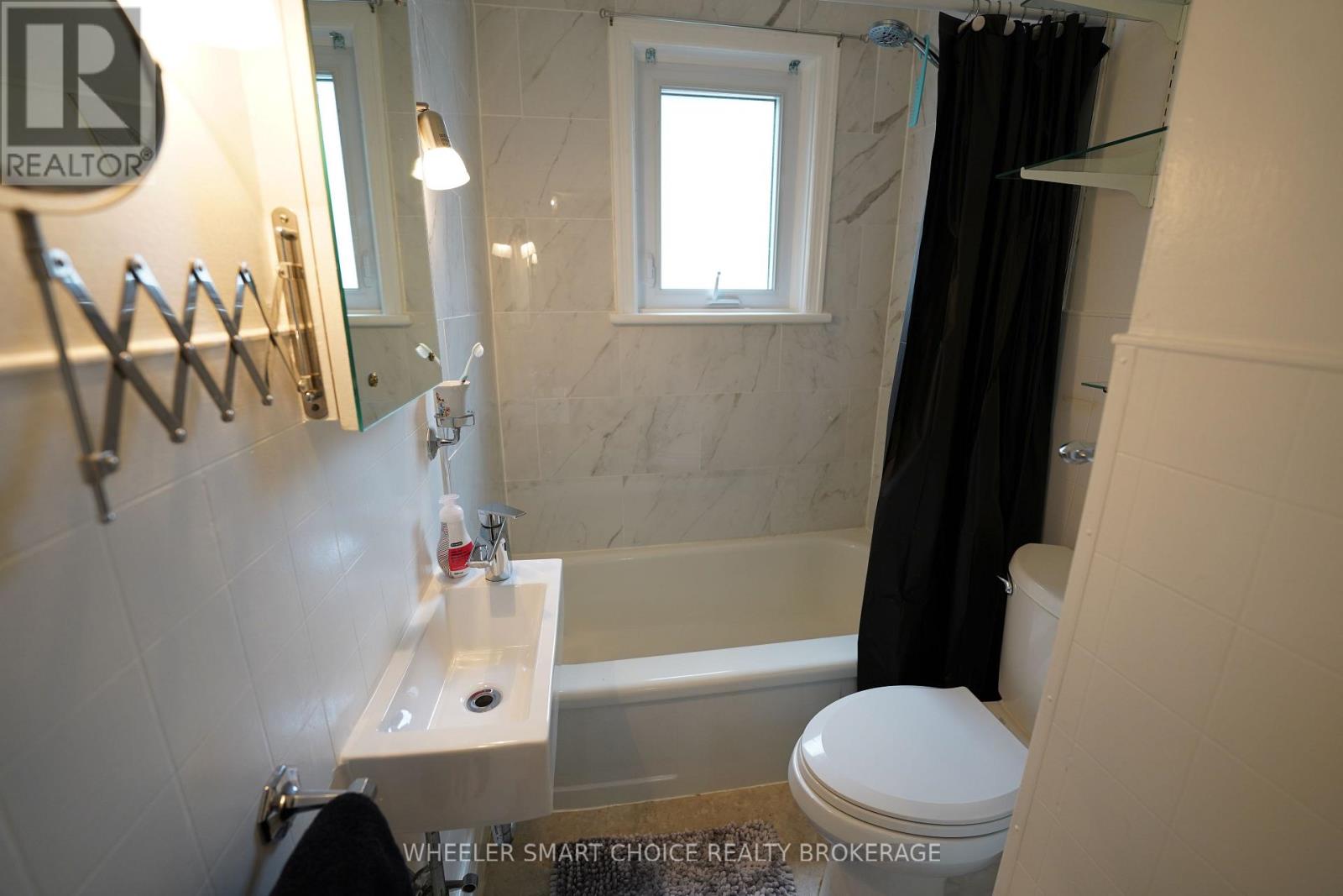 543 FIFTH STREET E - Image 17