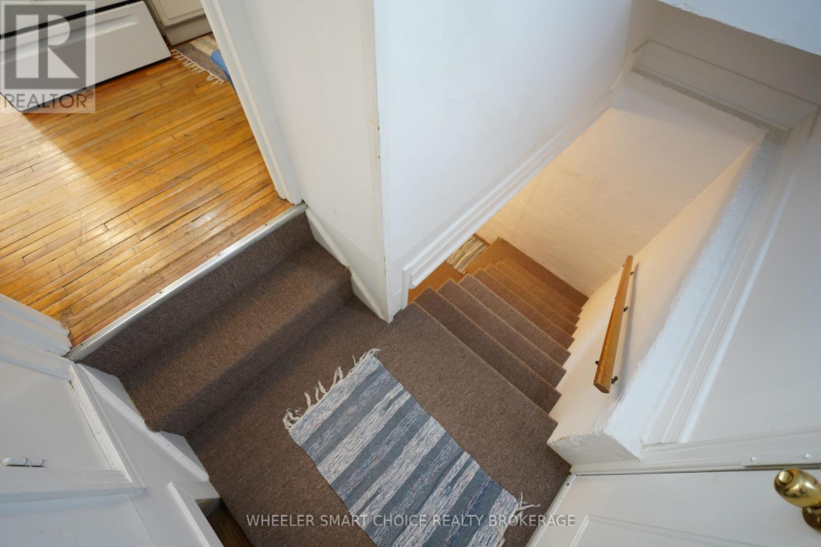543 FIFTH STREET E - Image 25