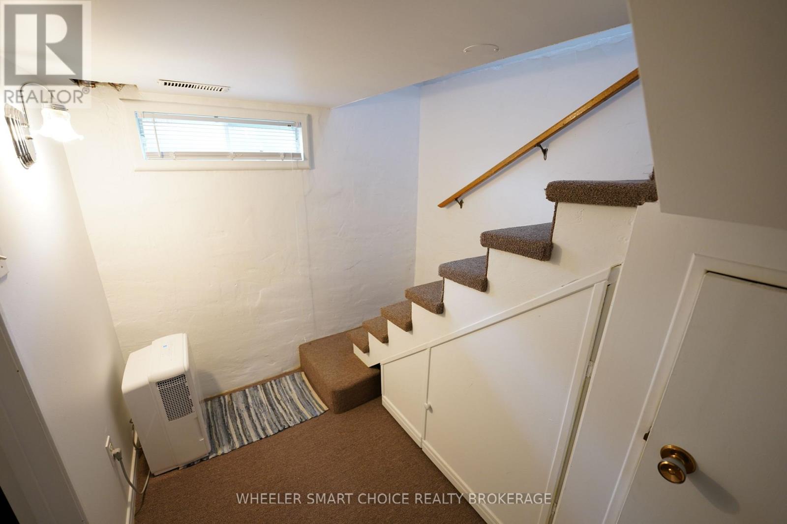 543 FIFTH STREET E - Image 27