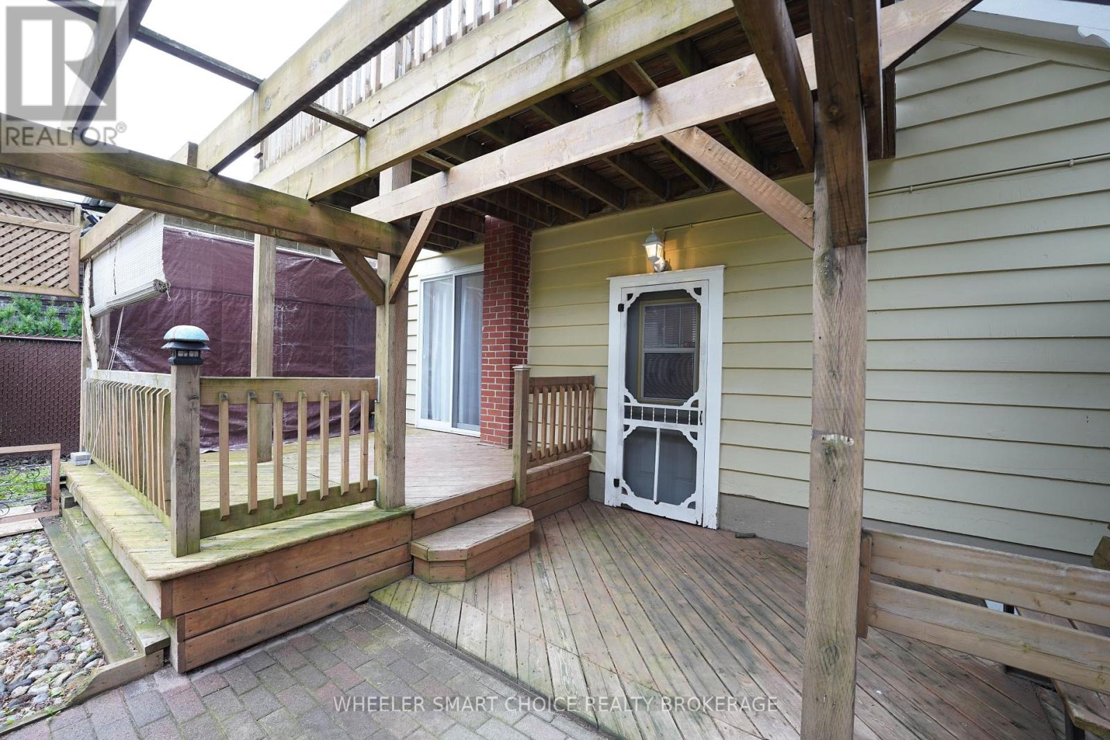 543 FIFTH STREET E - Image 35