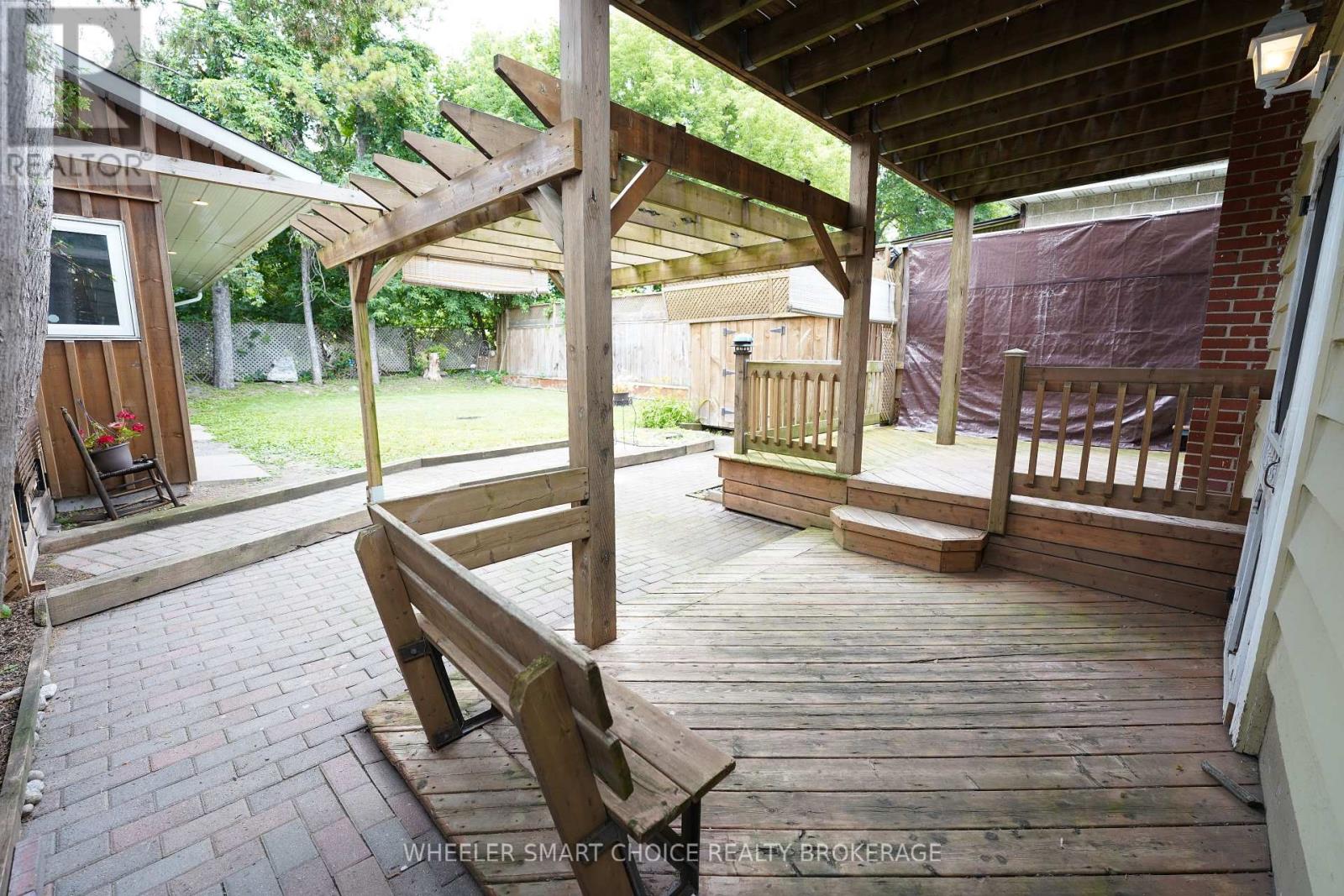 543 FIFTH STREET E - Image 36