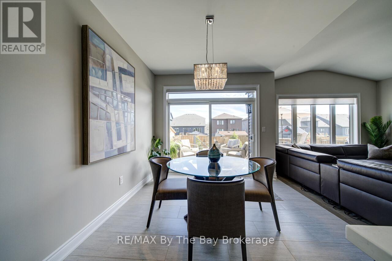 194 MAPLESIDE DRIVE - 15