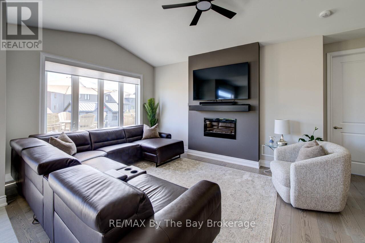 194 MAPLESIDE DRIVE - 18