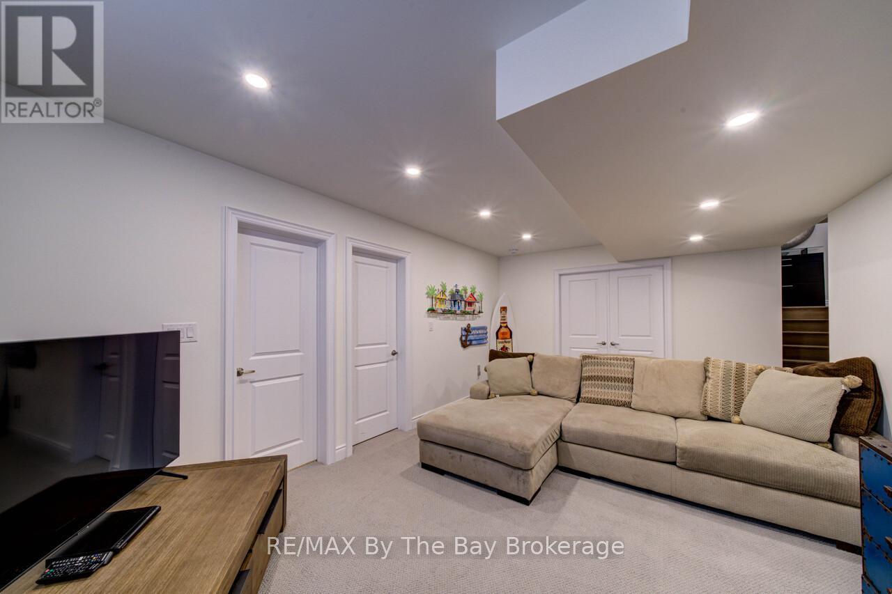 194 MAPLESIDE DRIVE - 25
