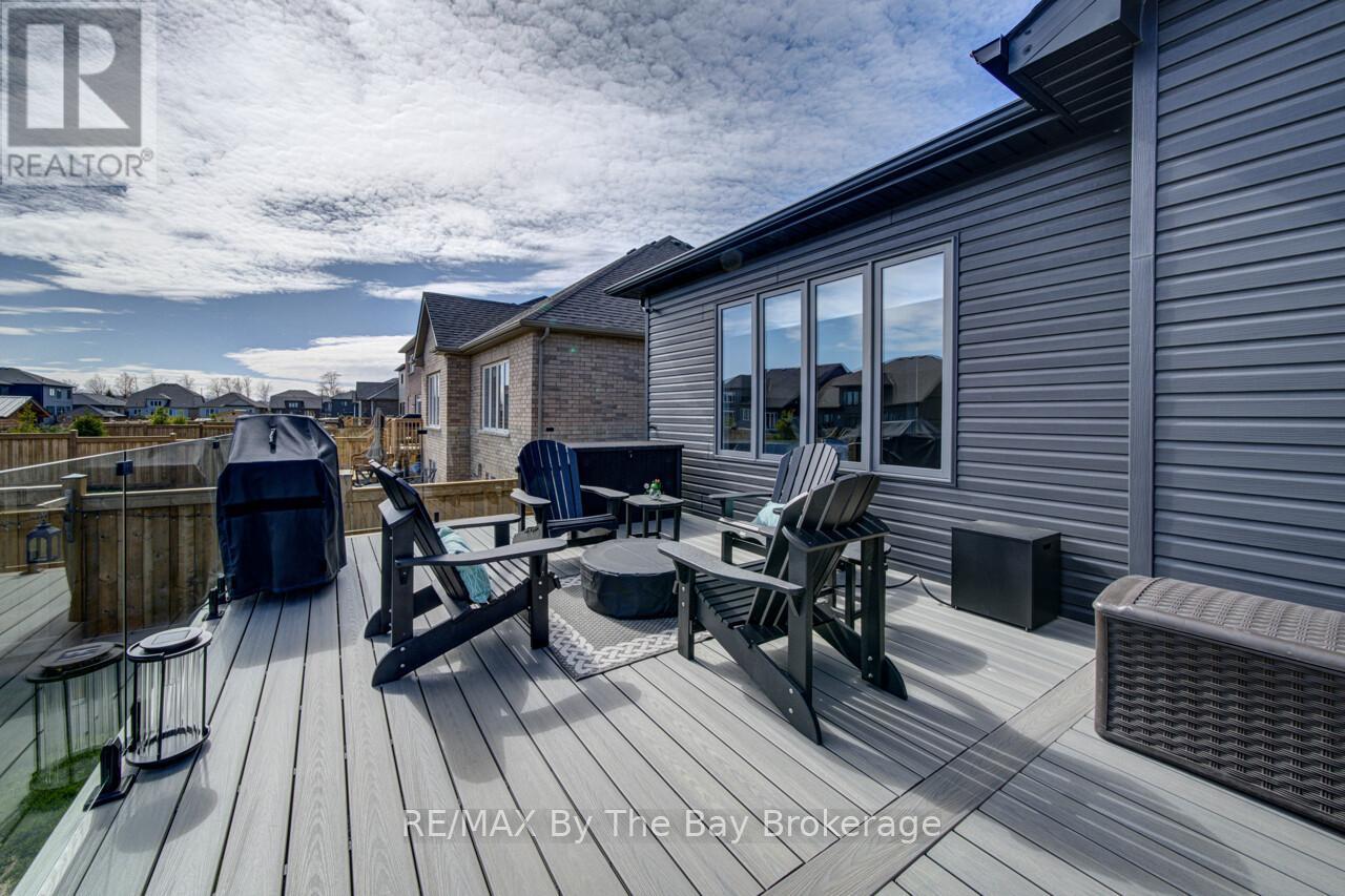 194 MAPLESIDE DRIVE - 32