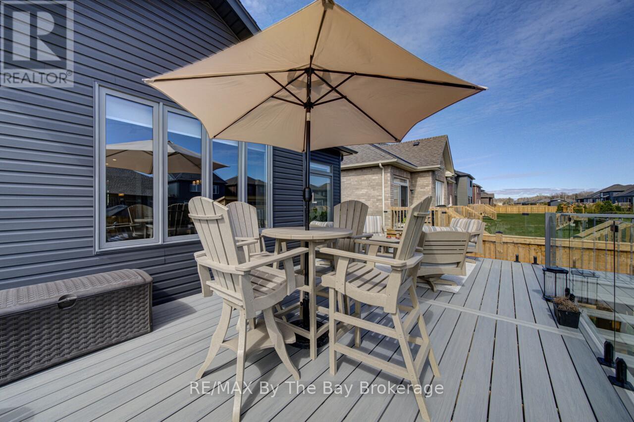 194 MAPLESIDE DRIVE - 33