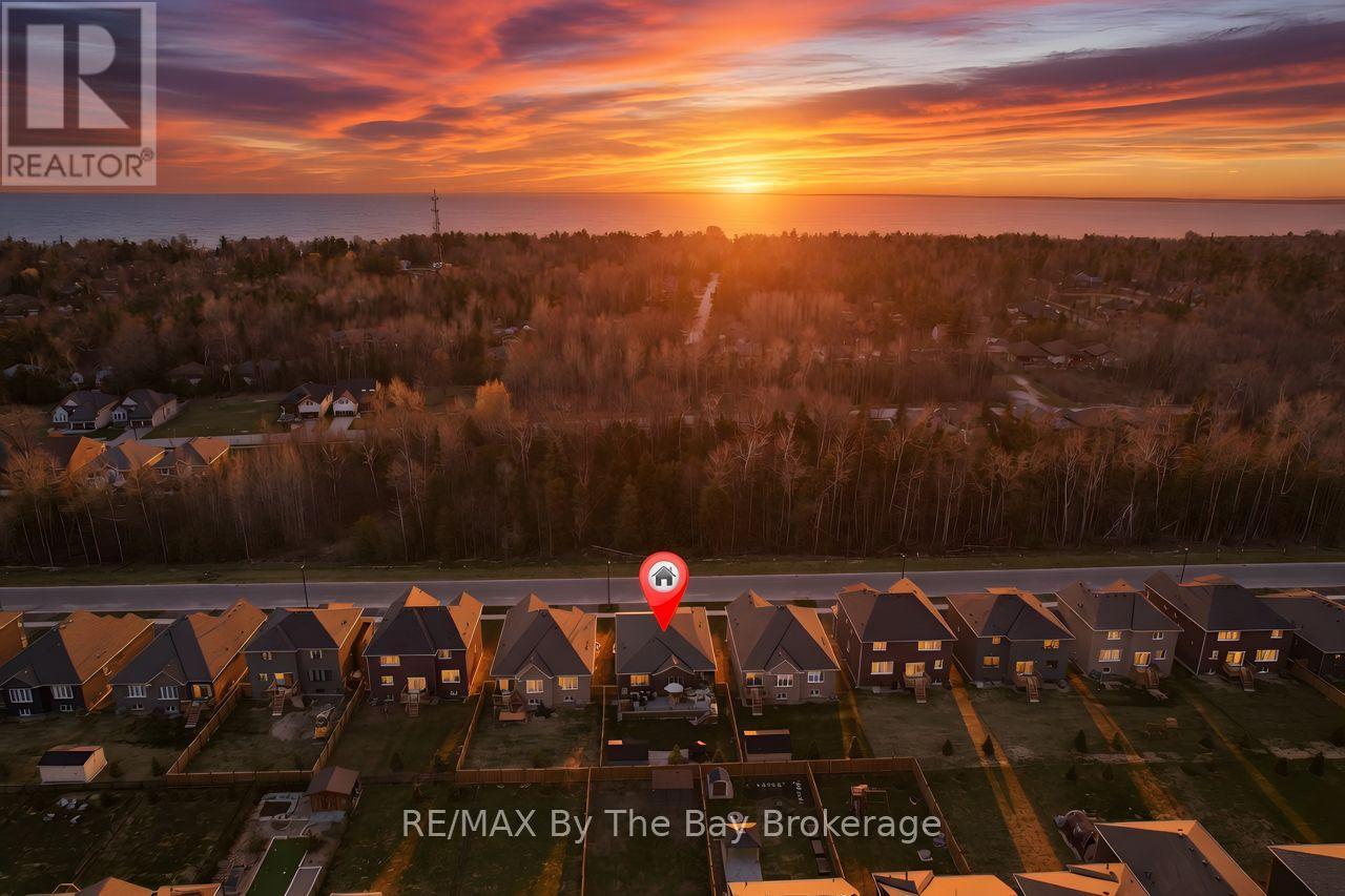 194 MAPLESIDE DRIVE - 42