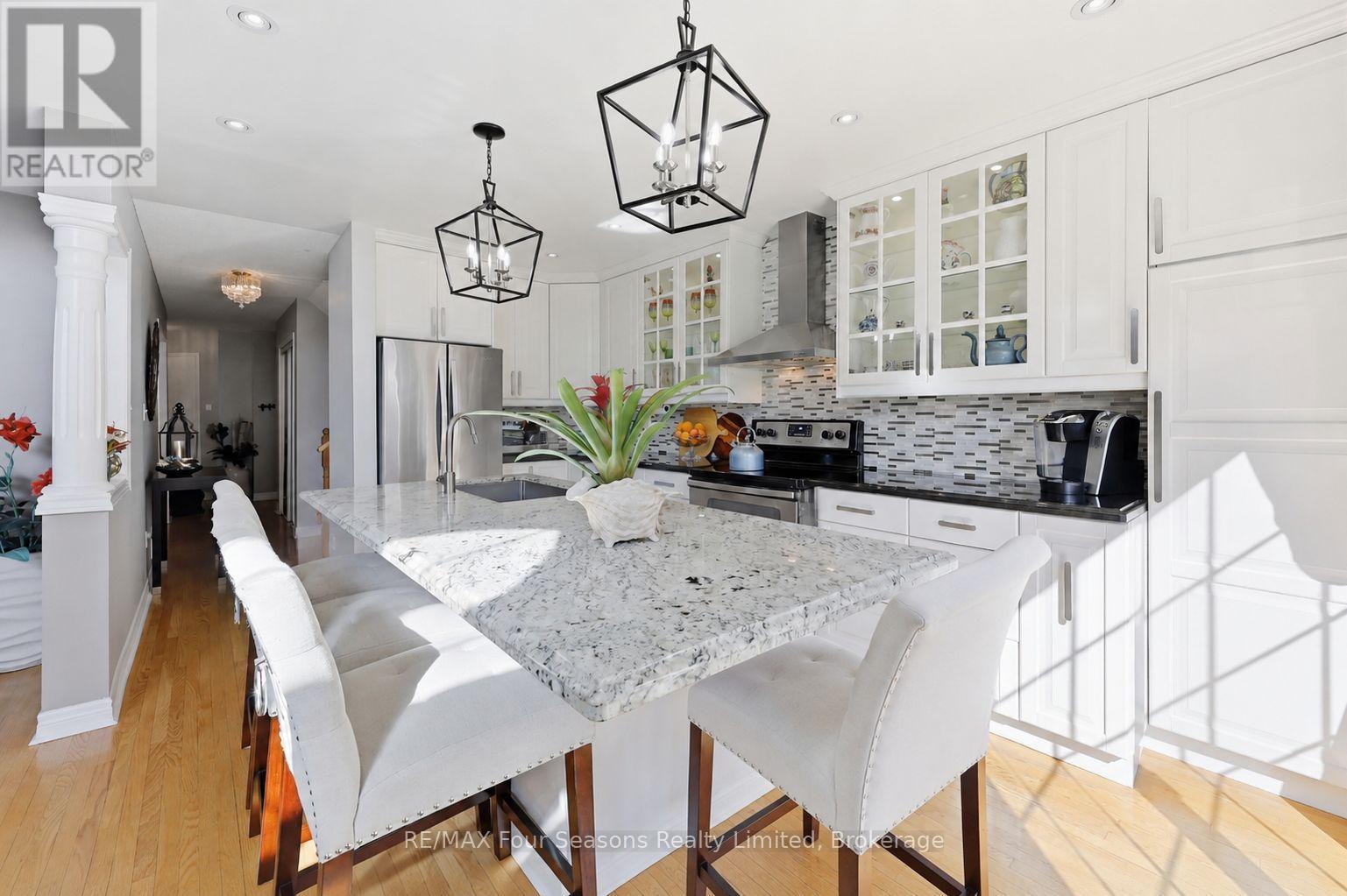 32 FAITHKNIGHT COURT - 17