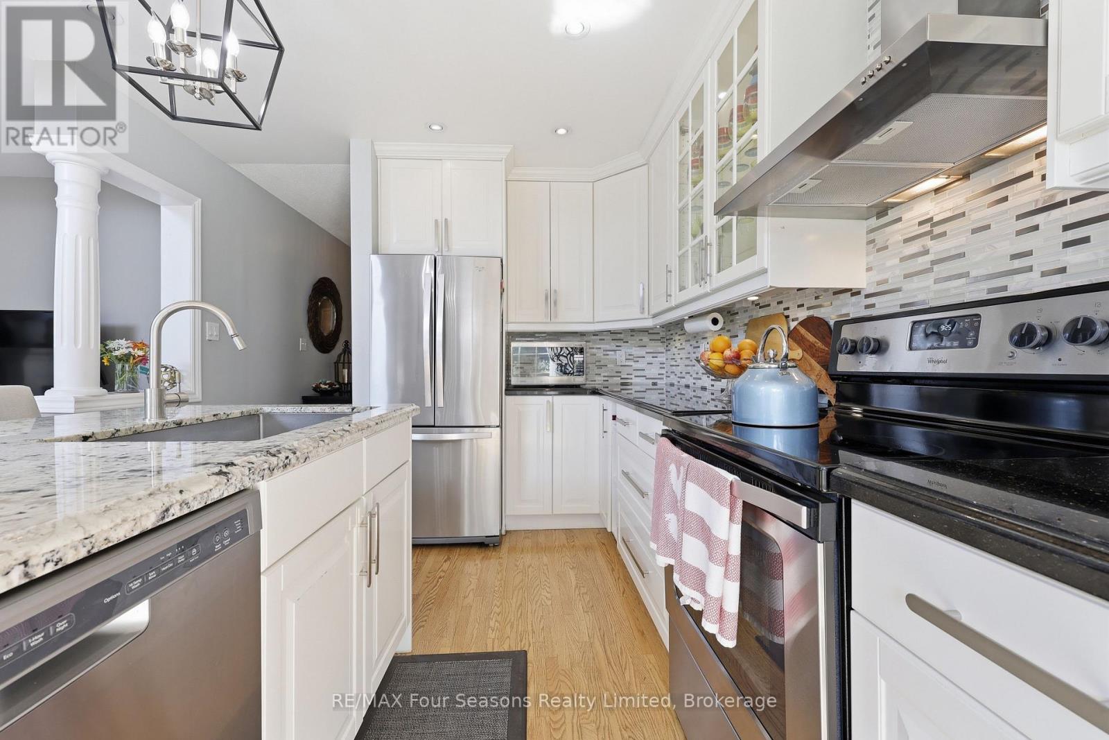 32 FAITHKNIGHT COURT - 18