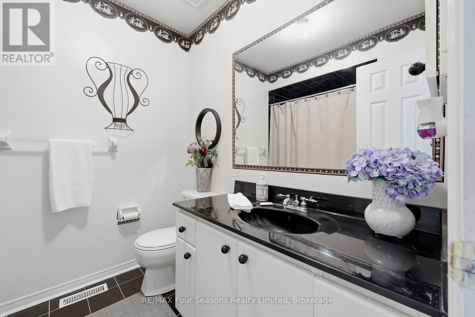 32 FAITHKNIGHT COURT - 28