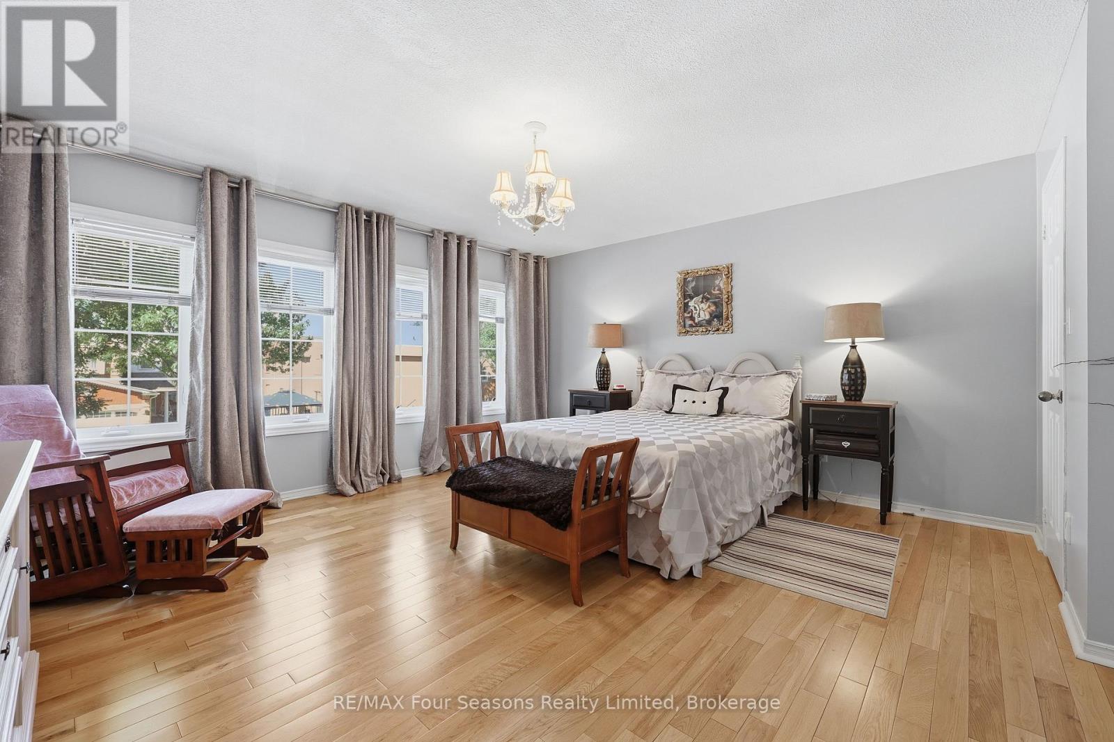 32 FAITHKNIGHT COURT - 29