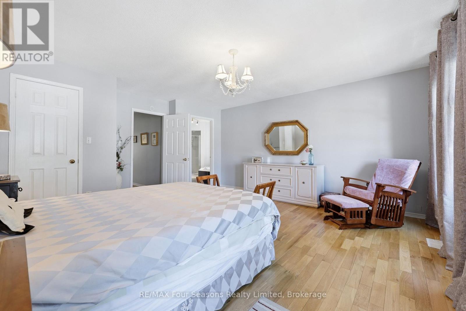 32 FAITHKNIGHT COURT - 31