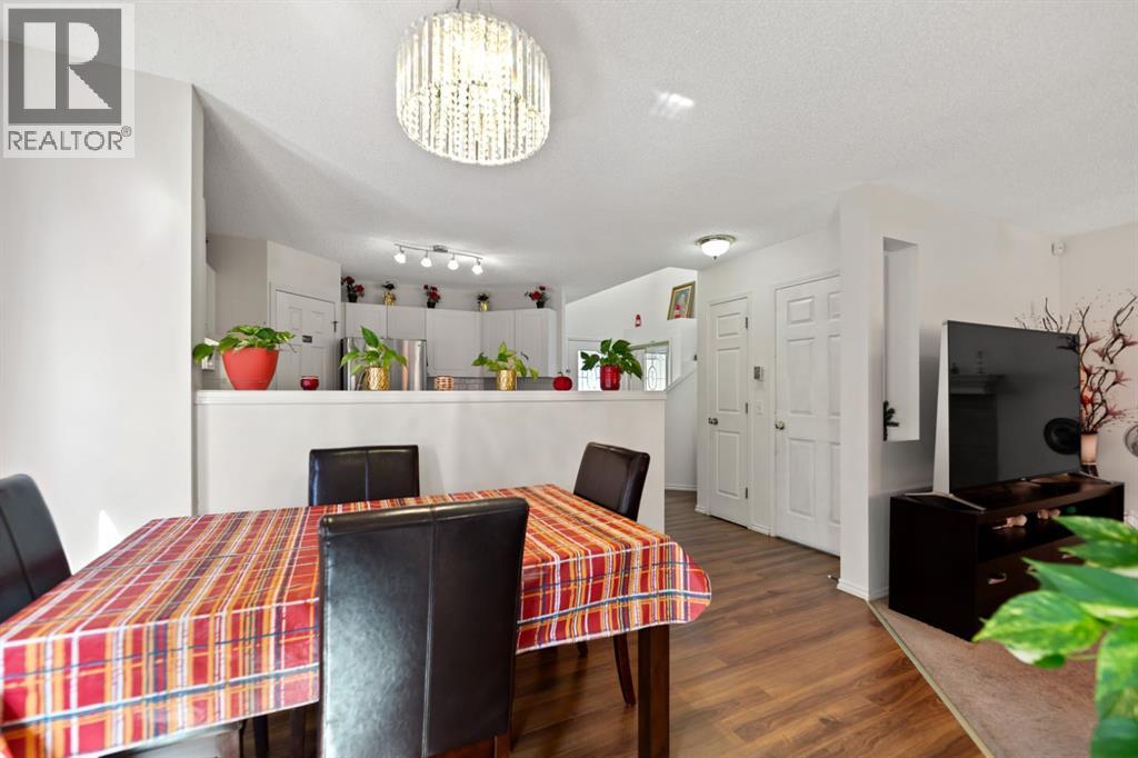 221 Tarington Close NE - 18