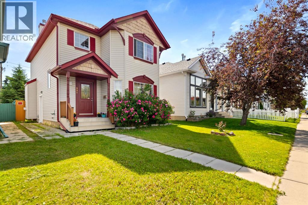 221 Tarington Close NE - 3