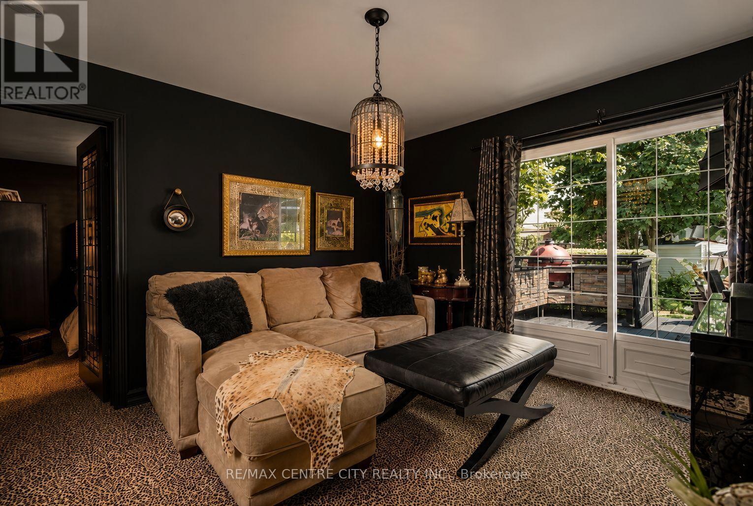 7 NORTHCREST DRIVE - 18