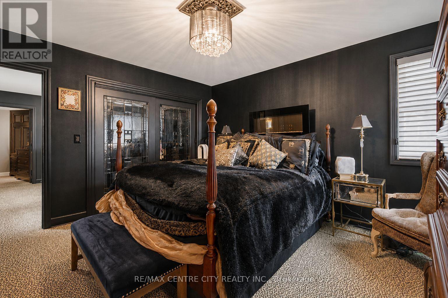 7 NORTHCREST DRIVE - 25