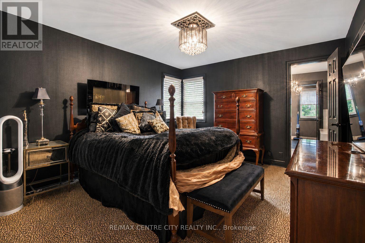 7 NORTHCREST DRIVE - 24
