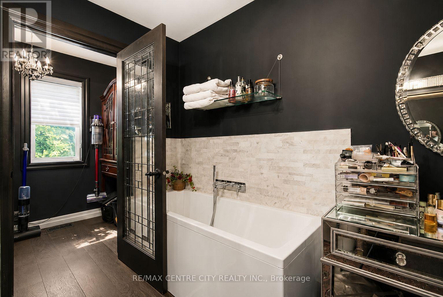 7 NORTHCREST DRIVE - 27