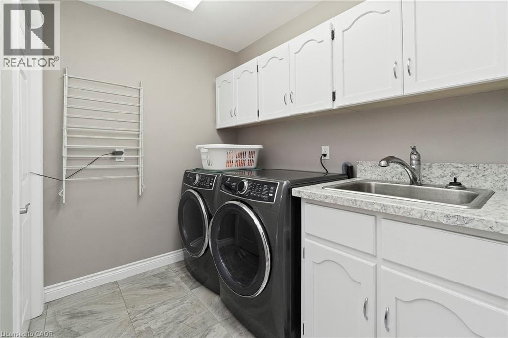 18 STONEGATE Drive - 24