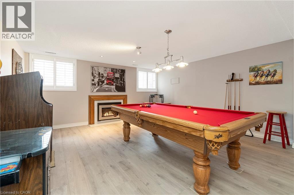 18 STONEGATE Drive - 44