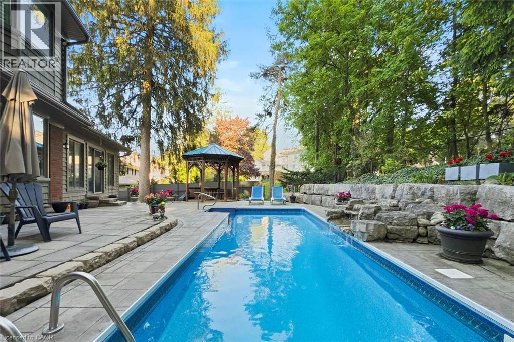 18 STONEGATE Drive - 5