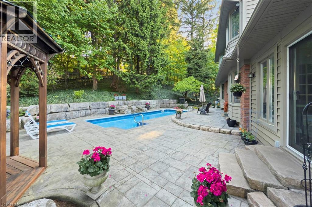 18 STONEGATE Drive - 6