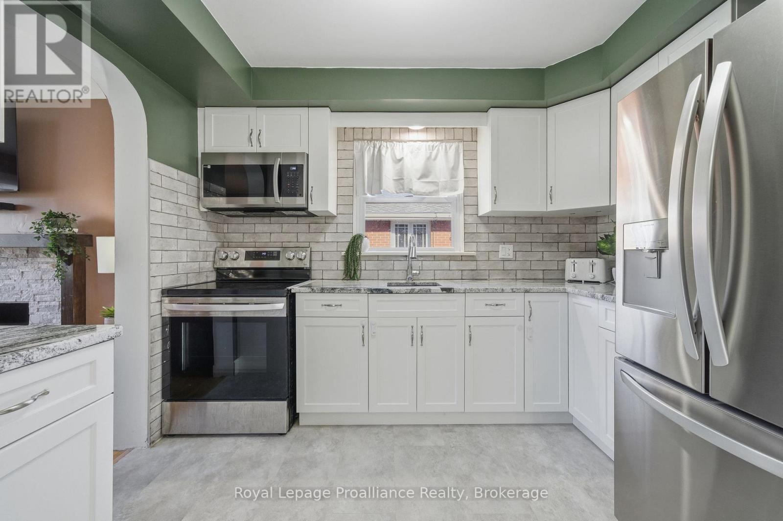 81 CRESTVIEW AVENUE - Image 10
