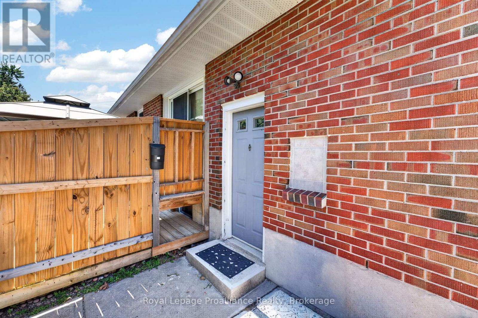 81 CRESTVIEW AVENUE - Image 30