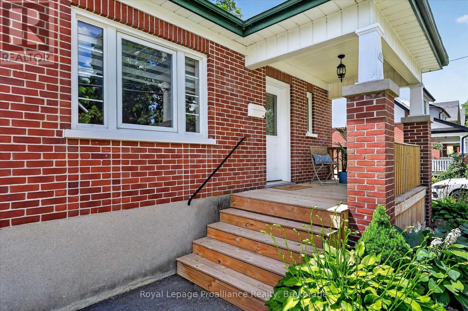 107 MORROW STREET - 3