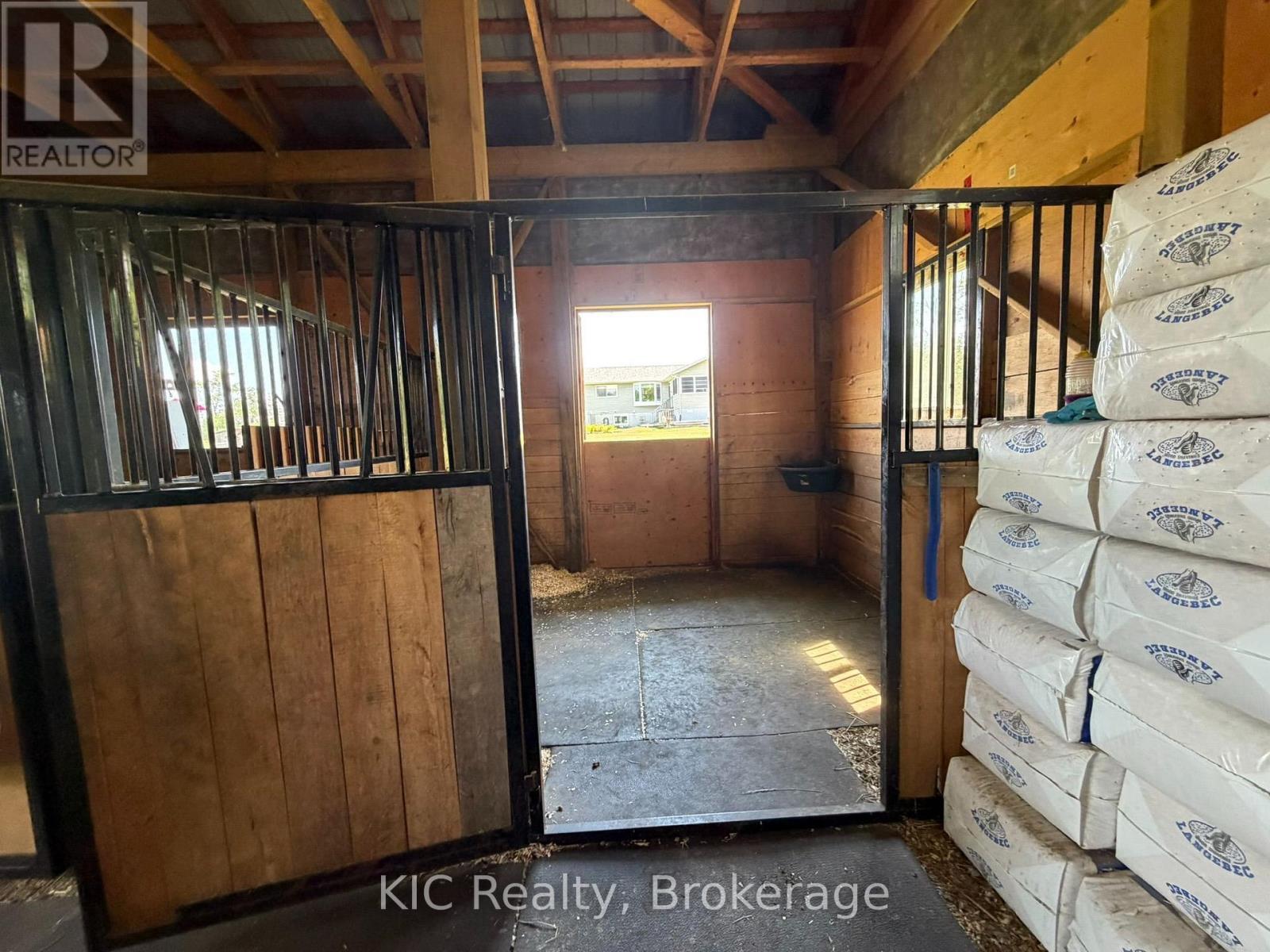 221 JONES ROAD - Image 12