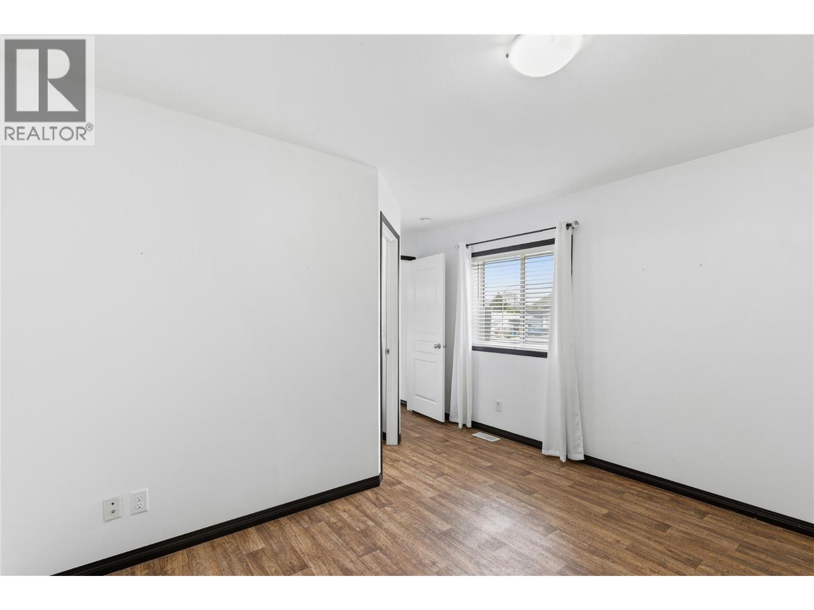 #202 15401 Kalamalka Road - 24