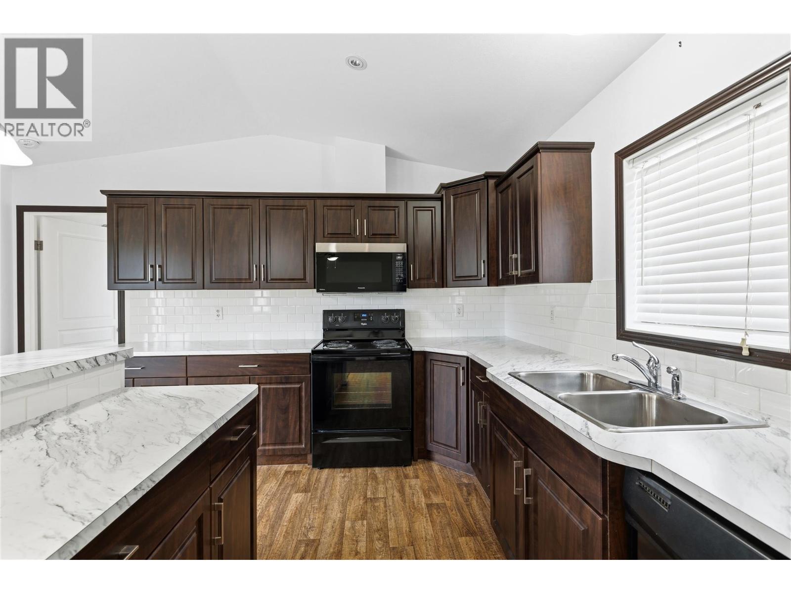 #202 15401 Kalamalka Road - 11