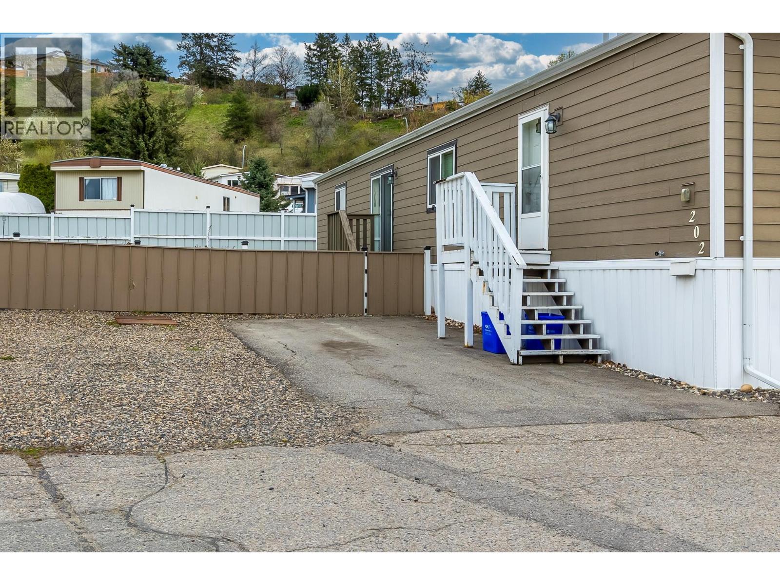 #202 15401 Kalamalka Road - 3