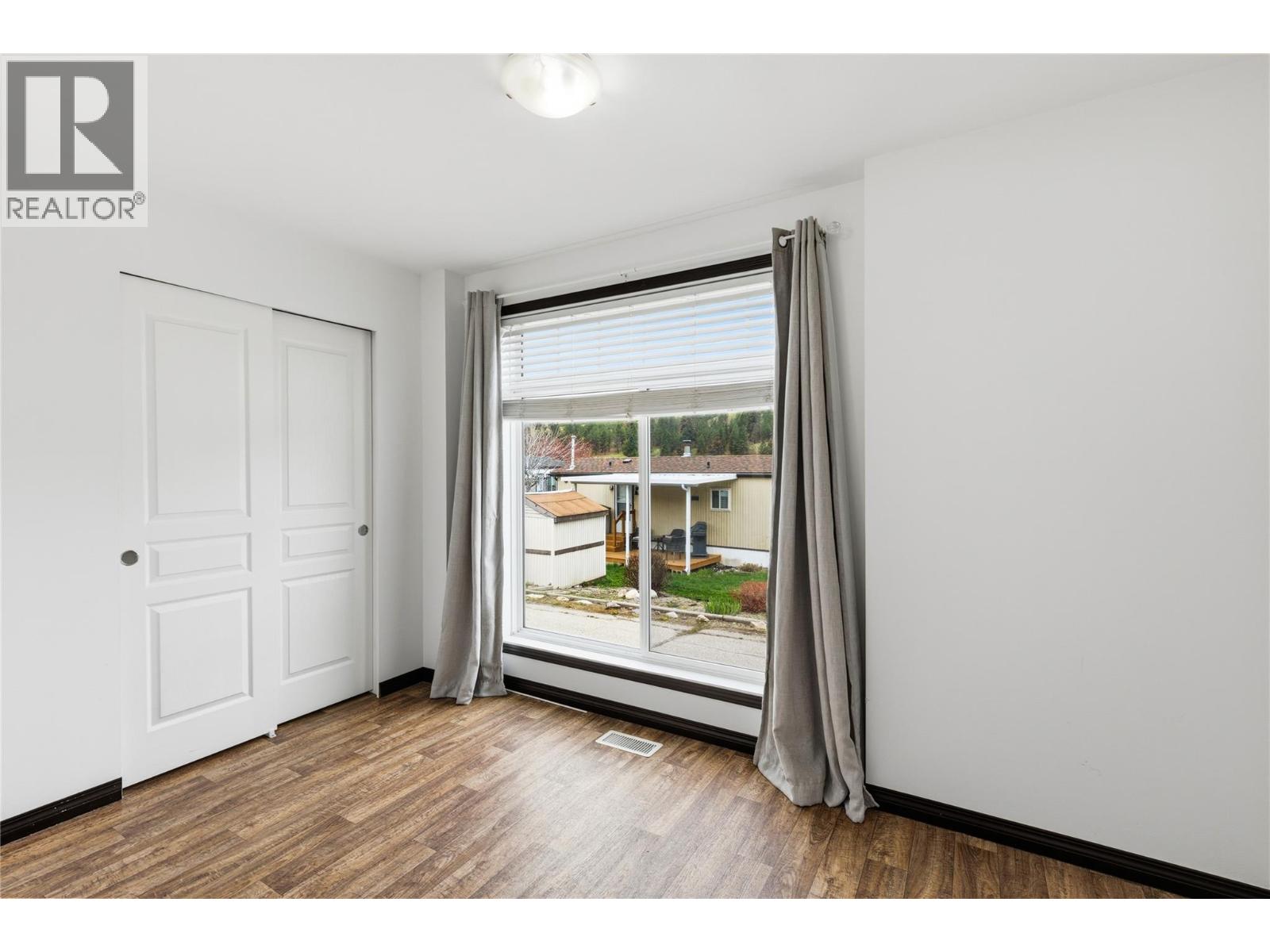 #202 15401 Kalamalka Road - 38